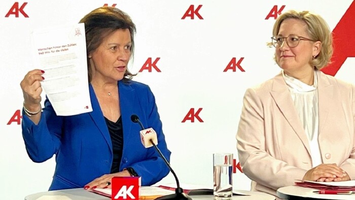 v.l.n.r.: AK Pr&auml;sidentin Renate Anderl und AK Direktorin Silvia Hru&scaron;ka-Frank